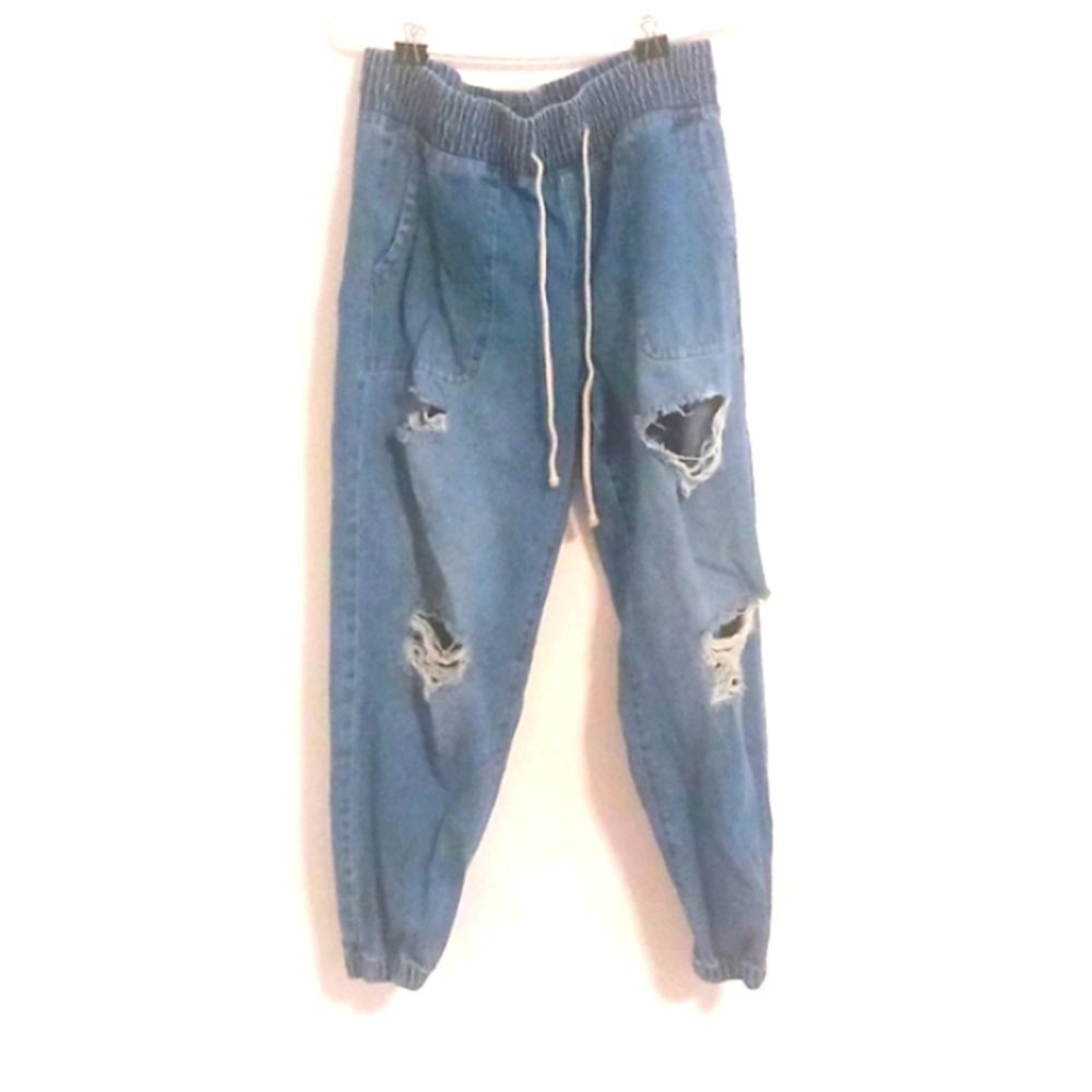 Distressed jeans 👖